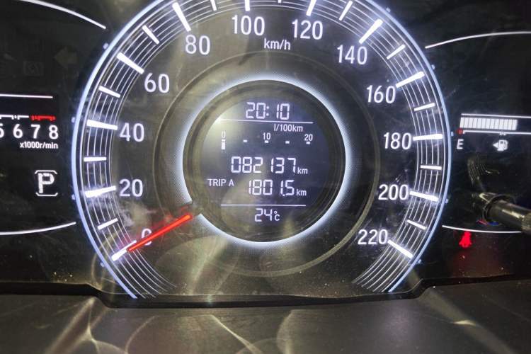 Used Honda Odyssey 2015 Updated Version 2.4L Smart Edition Odometer Close Up