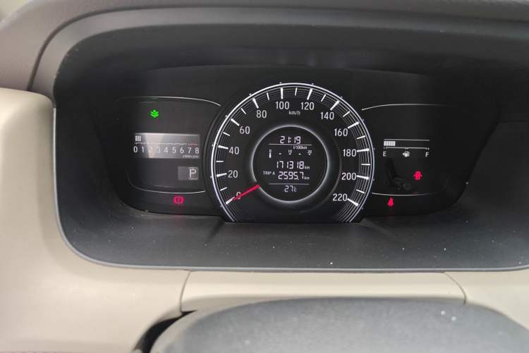 Used Honda Odyssey 2015 Revised 2.4L Luxury Edition Odometer Close Up