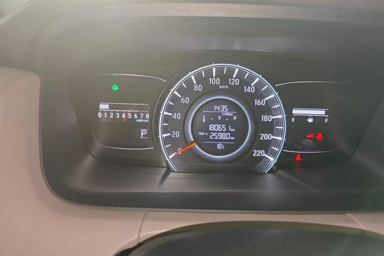 Used Honda Odyssey 2015 2.4L Luxury Edition Odometer Close Up