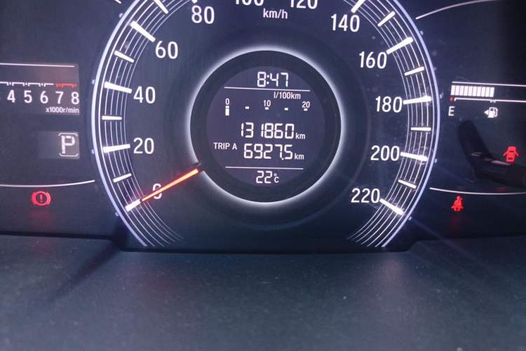 Used Honda Odyssey 2015 Revised 2.4L Luxury Edition Odometer Close Up