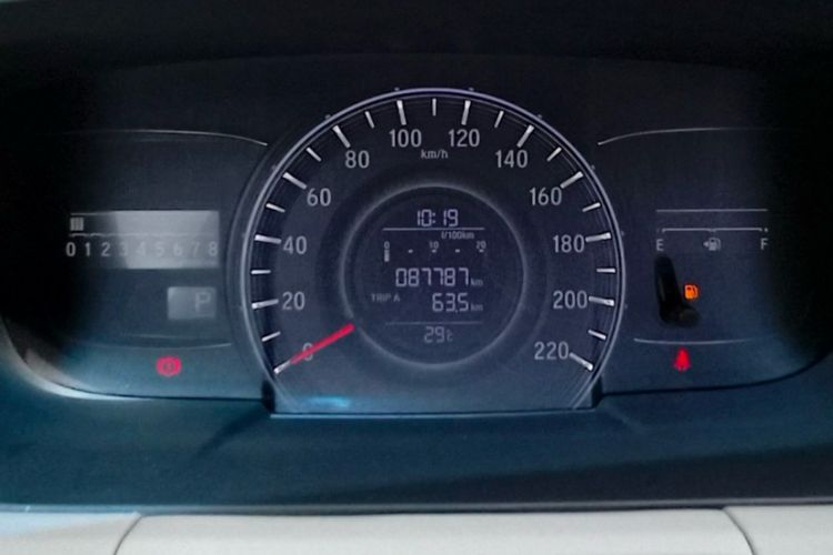 Used Honda Odyssey 2015 2.4L Smart Edition Odometer Close Up