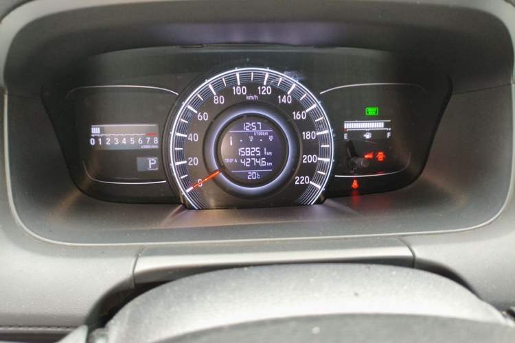 Used Honda Odyssey 2015 Updated Version 2.4L Smart Edition Odometer Close Up