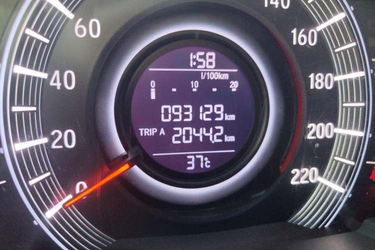 Used Honda Odyssey 2015 2.4L Smart Edition Odometer Close Up