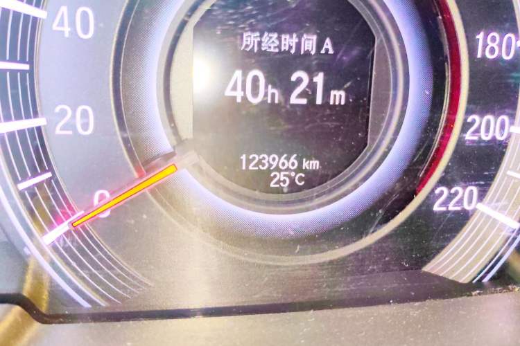 Used Honda Odyssey 2015 Revised Version 2.4L Supreme Edition Odometer Close Up