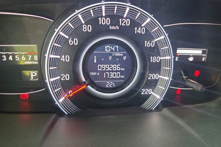 Used Honda Odyssey 2015 Updated Version 2.4L Smart Edition Odometer Close Up