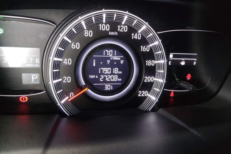 Used Honda Odyssey 2015 2.4L Smart Edition Odometer Close Up