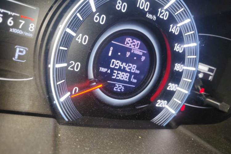 Used Honda Odyssey 2015 Updated Version 2.4L Smart Edition Odometer Close Up