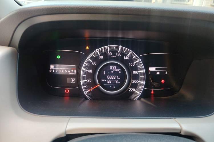 Used Honda Odyssey 2015 2.4L Smart Edition Odometer Close Up