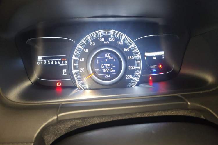 Used Honda Odyssey 2015 2.4L Smart Edition Odometer Close Up