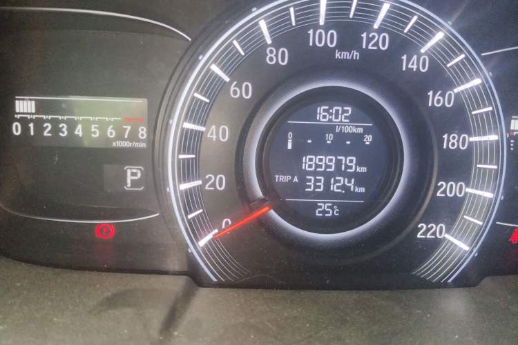 Used Honda Odyssey 2015 Updated Version 2.4L Smart Edition Odometer Close Up