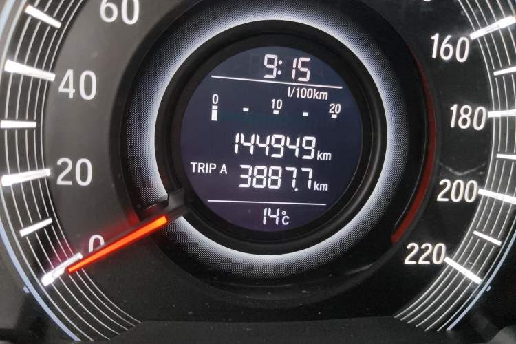 Used Honda Odyssey 2015 2.4L Luxury Edition Odometer Close Up