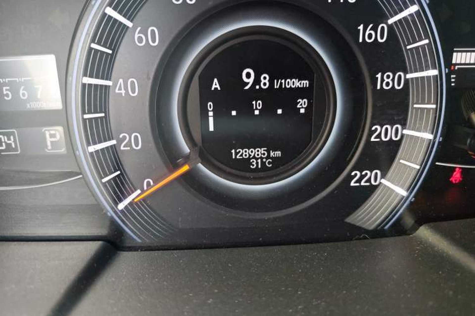 Used Honda Odyssey 2015 Revised Version 2.4L Supreme Edition Odometer Close Up