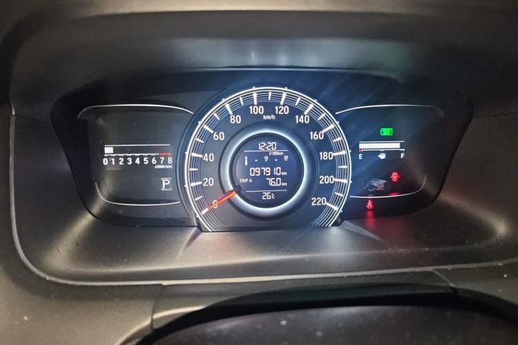 Used Honda Odyssey 2015 2.4L Smart Edition Odometer Close Up