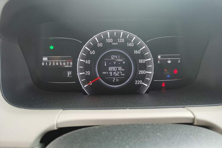 Used Honda Odyssey 2015 2.4L Comfort Edition Odometer Close Up