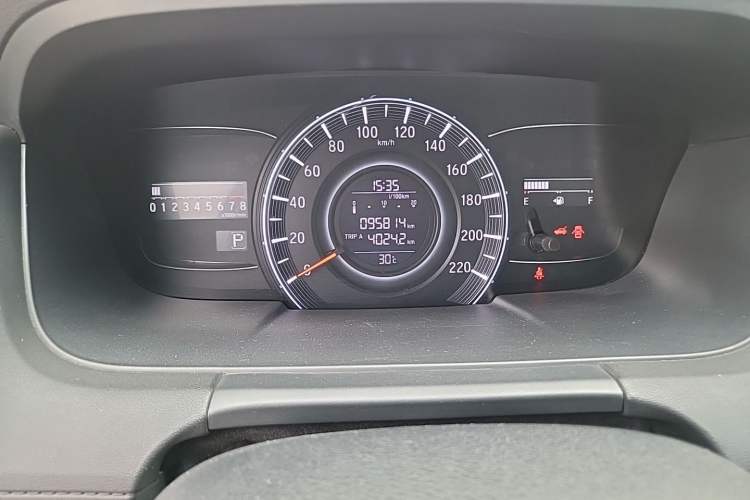 Used Honda Odyssey 2015 Updated Version 2.4L Smart Edition Odometer Close Up