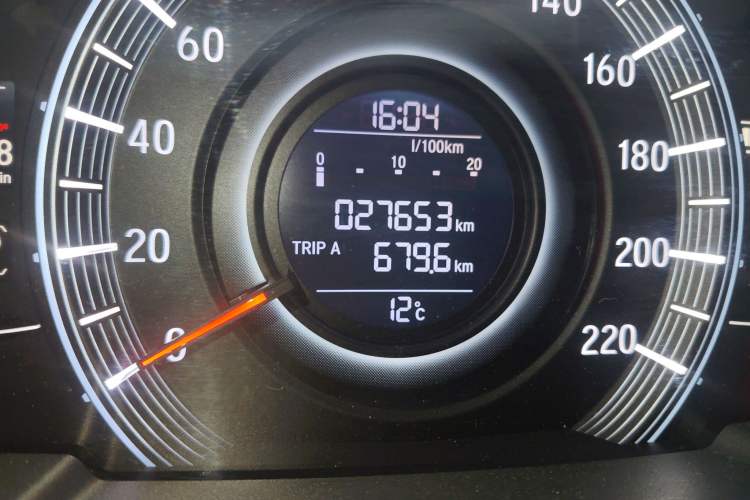 Used Honda Odyssey 2015 2.4L Luxury Edition Odometer Close Up