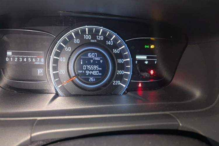 Used Honda Odyssey 2015 Updated Version 2.4L Smart Edition Odometer Close Up