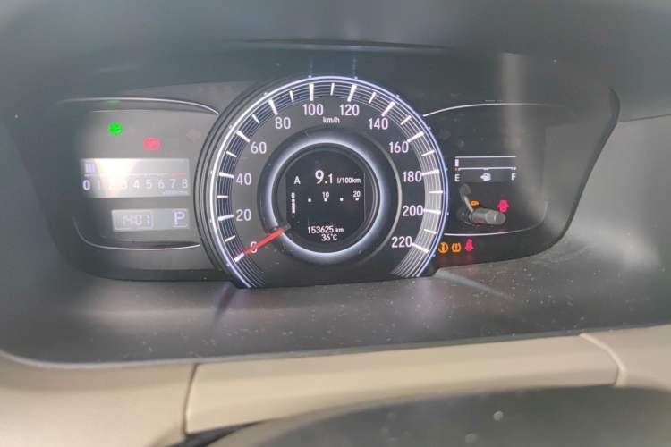 Used Honda Odyssey 2015 2.4L Supreme Edition Odometer Close Up