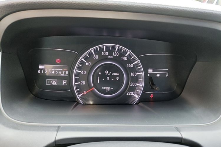 Used Honda Odyssey 2015 2.4L Supreme Edition Odometer Close Up