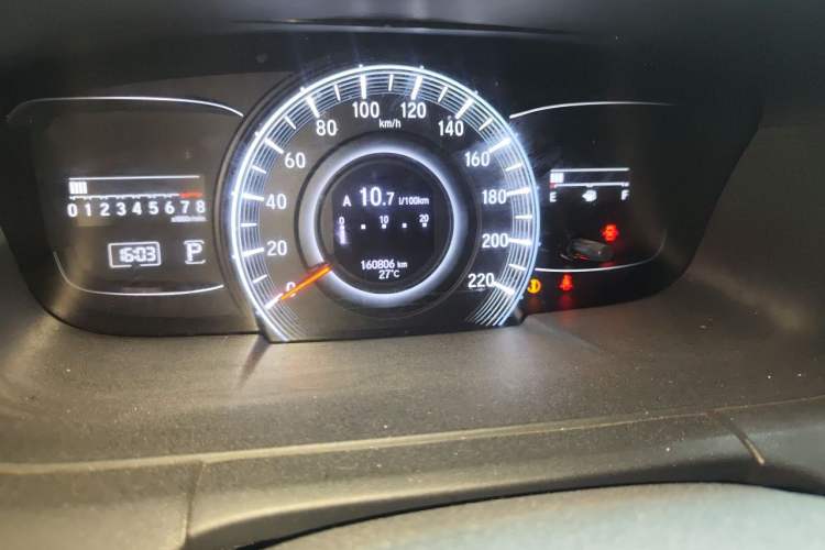Used Honda Odyssey 2015 2.4L Supreme Edition Odometer Close Up