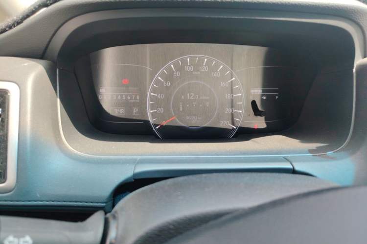 Used Honda Odyssey 2015 2.4L Supreme Edition Odometer Close Up