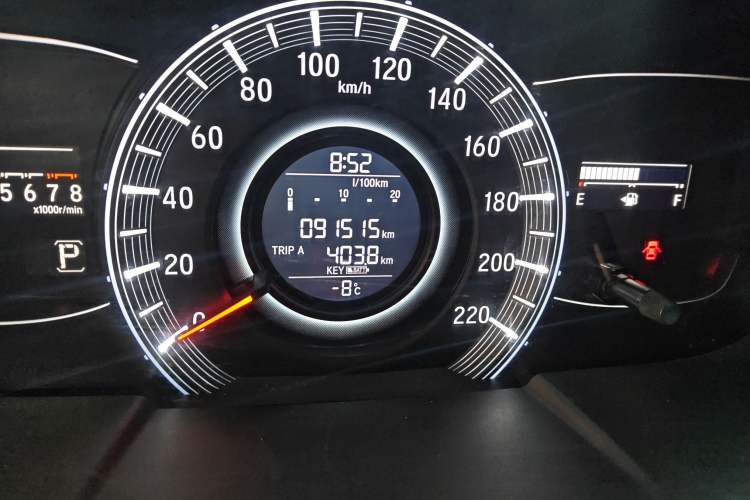 Used Honda Odyssey 2015 2.4L Smart Edition Odometer Close Up