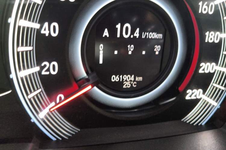 Used Honda Odyssey 2015 Revised Version 2.4L Supreme Edition Odometer Close Up