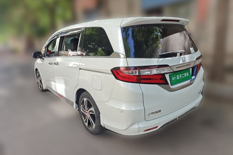 Used Honda Odyssey 2015 Updated Version 2.4L Smart Edition Rear Left 45 Deg
