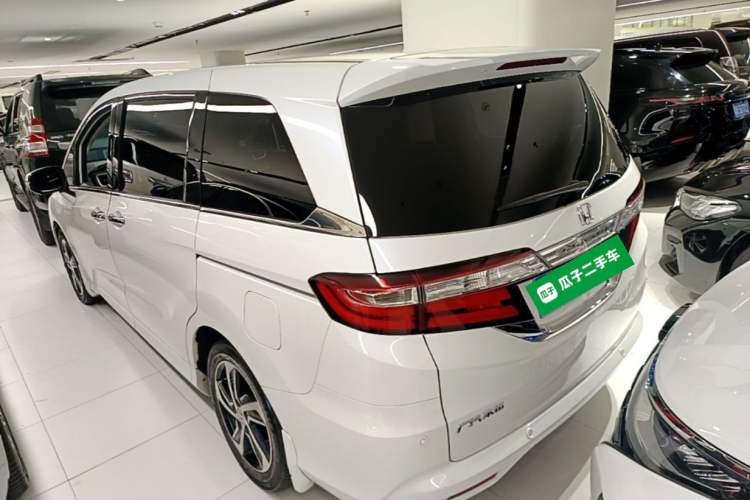 Used Honda Odyssey 2015 Updated Version 2.4L Smart Edition Rear Left 45 Deg