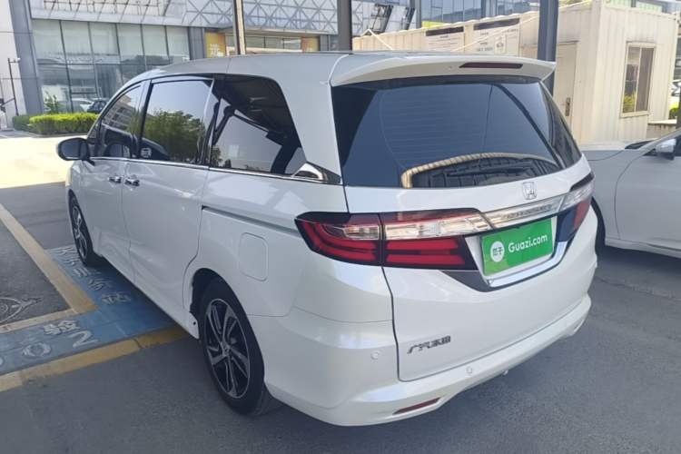 Used Honda Odyssey 2015 Revised 2.4L Luxury Edition Rear Left 45 Deg