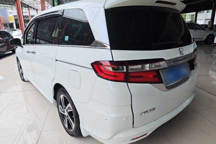 Used Honda Odyssey 2015 Revised 2.4L Luxury Edition Rear Left 45 Deg