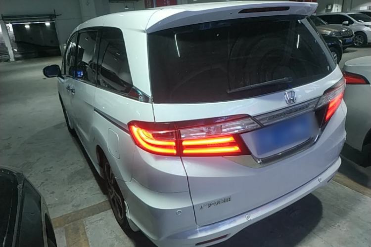 Used Honda Odyssey 2015 2.4L Supreme Edition Rear Left 45 Deg