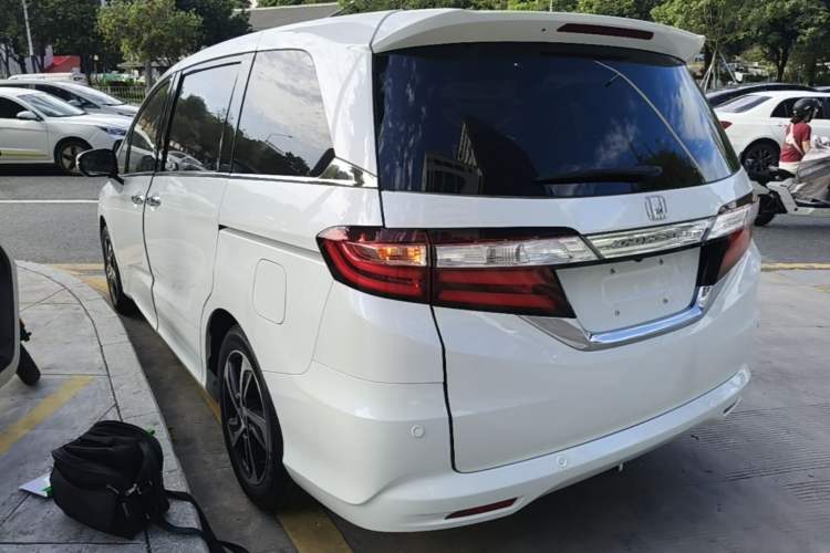 Used Honda Odyssey 2015 Updated Version 2.4L Smart Edition Rear Left 45 Deg