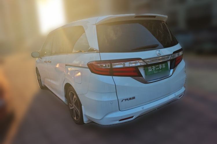 Used Honda Odyssey 2015 Updated Version 2.4L Smart Edition Rear Left 45 Deg