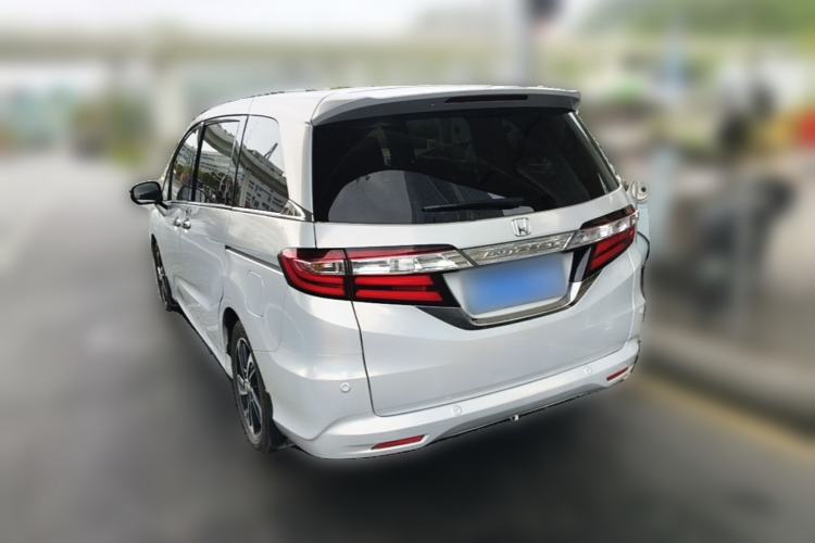 Used Honda Odyssey 2015 Revised 2.4L Luxury Edition Rear Left 45 Deg