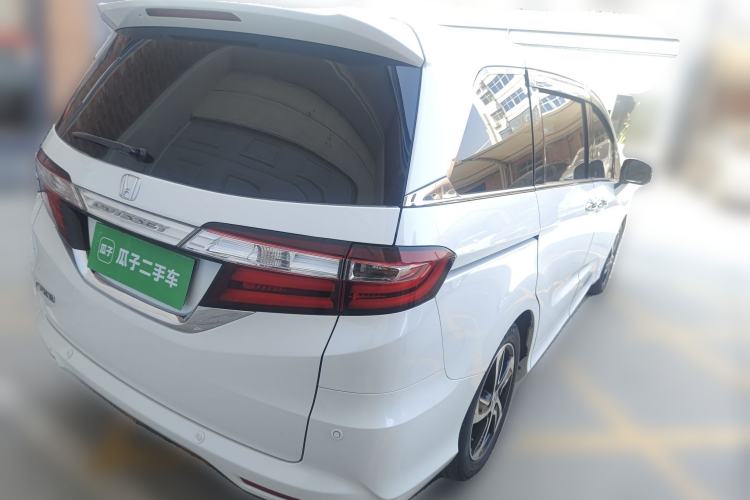 Used Honda Odyssey 2015 Revised Version 2.4L Supreme Edition Rear Right 45 Deg