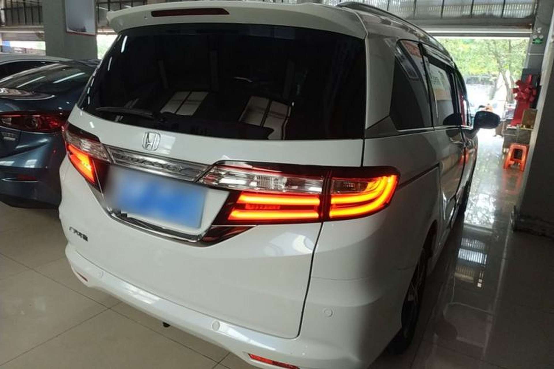 Used Honda Odyssey 2015 2.4L Supreme Edition Rear Right 45 Deg