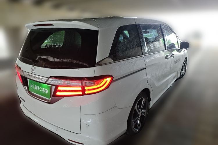 Used Honda Odyssey 2015 Updated Version 2.4L Smart Edition Rear Right 45 Deg
