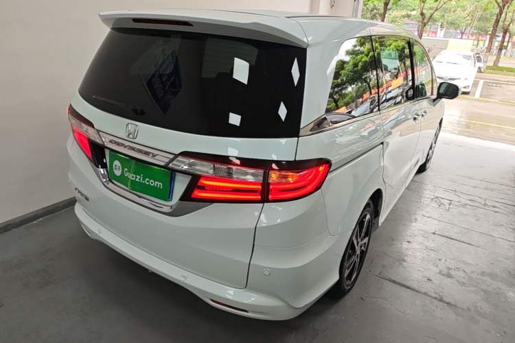 Used Honda Odyssey 2015 Updated Version 2.4L Smart Edition Rear Right 45 Deg