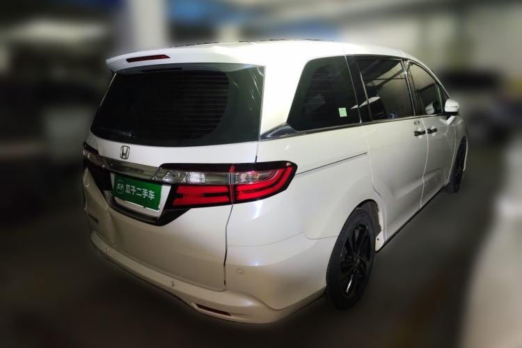 Used Honda Odyssey 2015 Revised 2.4L Luxury Edition Rear Right 45 Deg