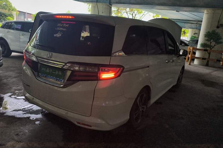 Used Honda Odyssey 2015 Updated Version 2.4L Smart Edition Rear Right 45 Deg