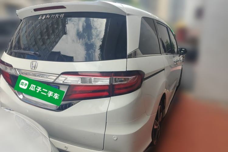 Used Honda Odyssey 2015 Updated Version 2.4L Smart Edition Rear Right 45 Deg