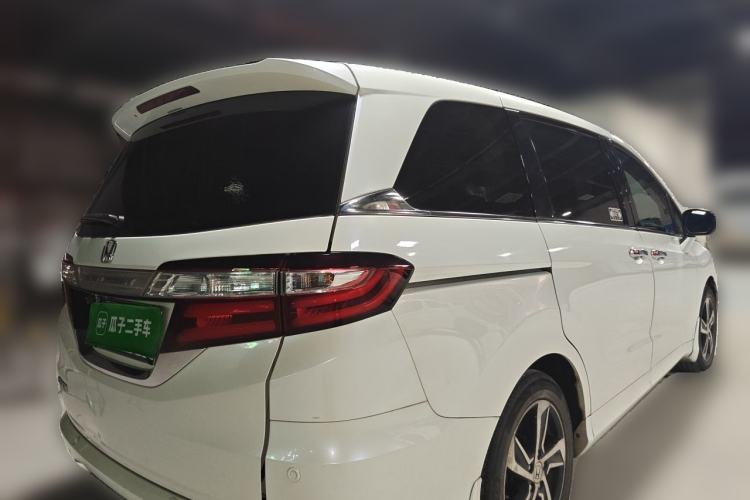 Used Honda Odyssey 2015 Updated Version 2.4L Smart Edition Rear Right 45 Deg