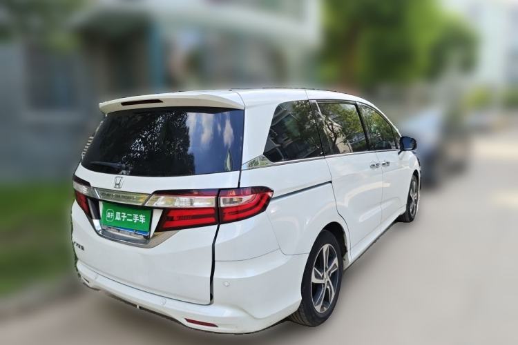 Used Honda Odyssey 2015 Updated Version 2.4L Smart Edition Rear Right 45 Deg