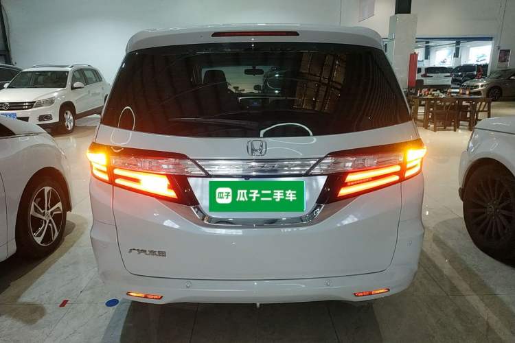 Used Honda Odyssey 2015 Revised 2.4L Luxury Edition Rear