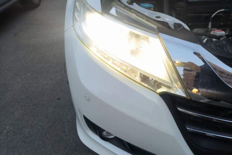Used Honda Odyssey 2015 Updated Version 2.4L Smart Edition Right Front Headlight