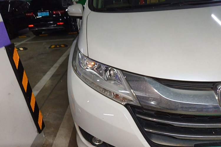 Used Honda Odyssey 2015 Revised 2.4L Luxury Edition Right Front Headlight