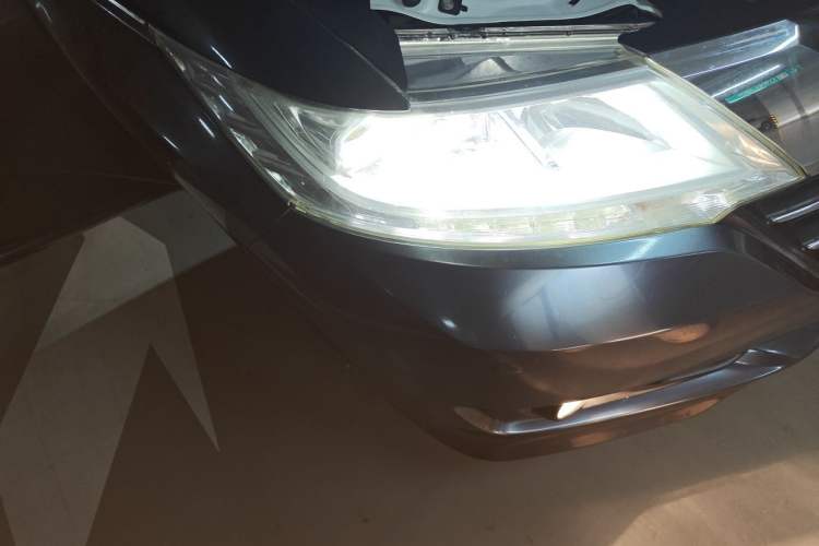 Used Honda Odyssey 2015 Revised 2.4L Luxury Edition Right Front Headlight