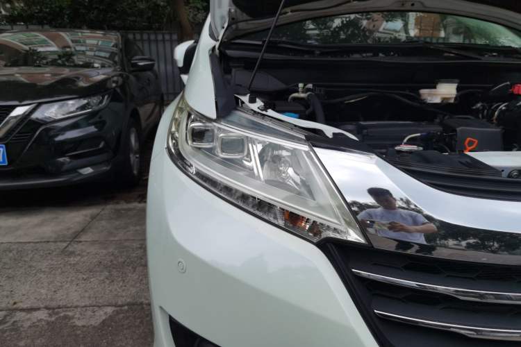 Used Honda Odyssey 2015 Updated Version 2.4L Smart Edition Right Front Headlight