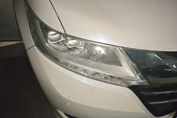 Used Honda Odyssey 2015 Updated Version 2.4L Smart Edition Right Front Headlight